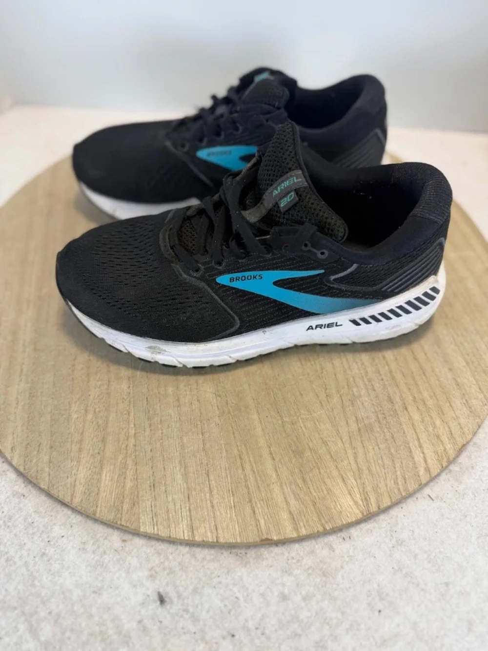 Brooks Ariel 20 Women’s 9 2E Extra Wide Black Blue Running Shoes 1203152E064